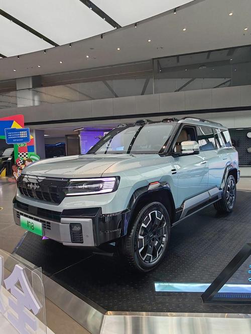 成都57比亚迪方程豹硬派越野的爆款，英菲尼迪35周年与你共成长